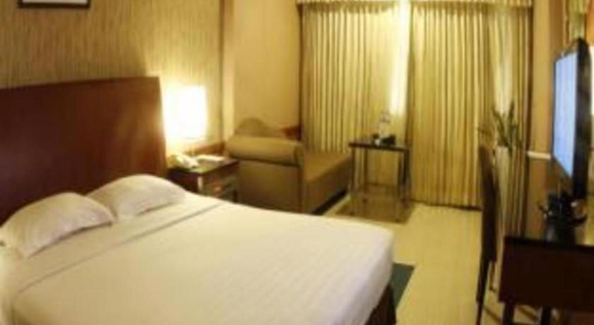 Hotel Banjarmasin International Bagian luar foto