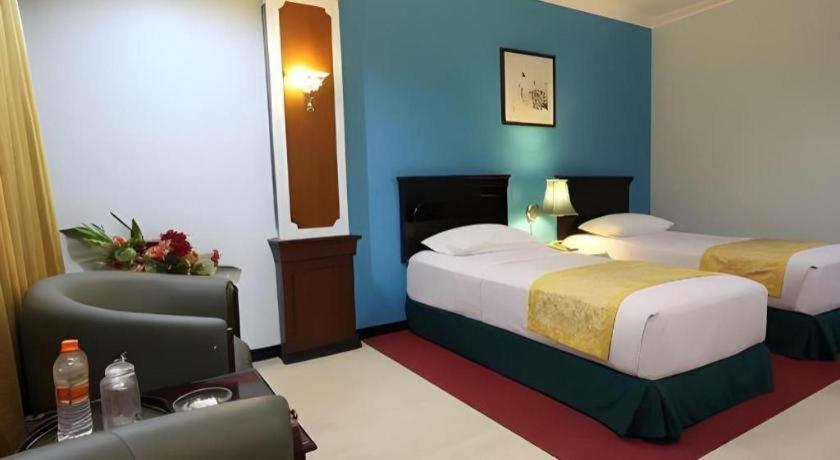 Hotel Banjarmasin International Bagian luar foto